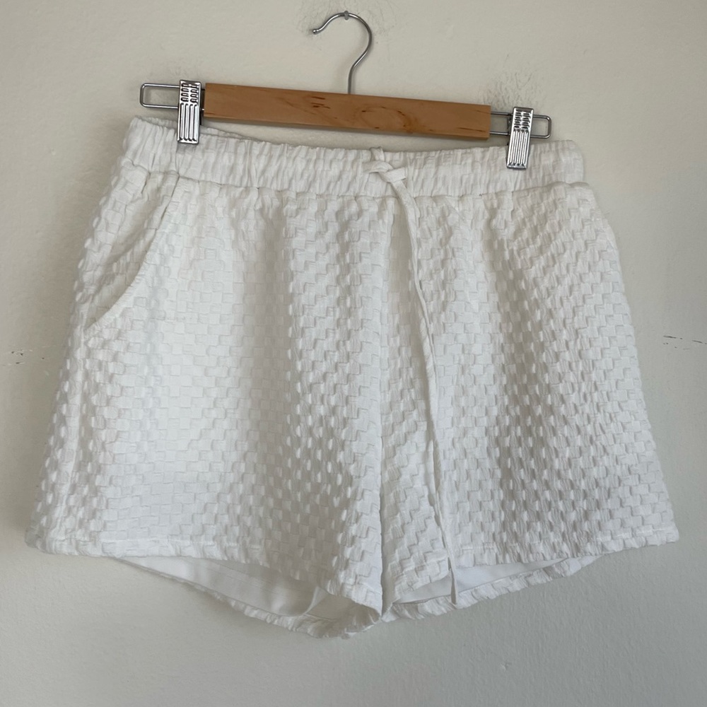 Vici checked white short drawstring